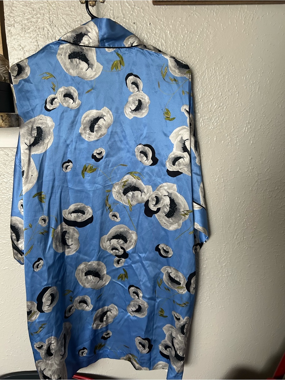 Violet & Wren Silk Robe - Picture 6 of 7